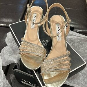 NINA gold Nelena Evening Sandals NEW size 7.5